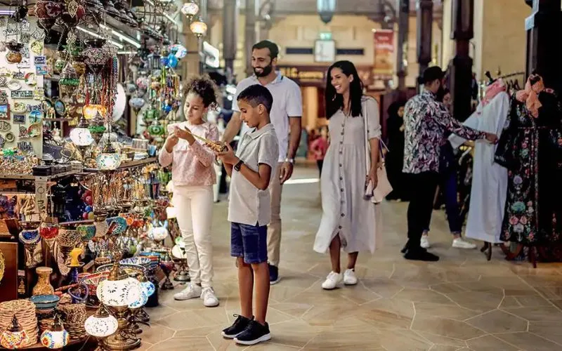 Reviving Tradition Online: A Virtual Emirati Souk Experience